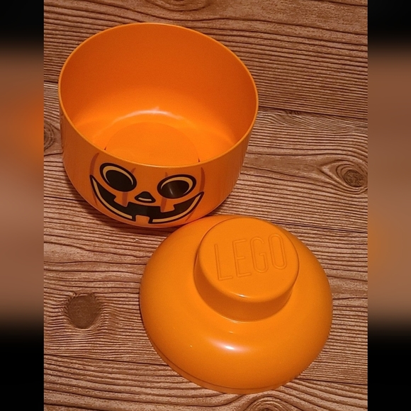 Lego Storage Head Jack-o-lantern Pumpkin Small - Picture 4 of 4